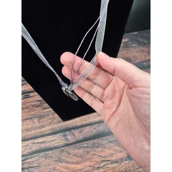 18" Lilac Ribbon Necklace Square Purple Pendant Lobster Clasp Lightweight Y2K - Picture 5 of 12